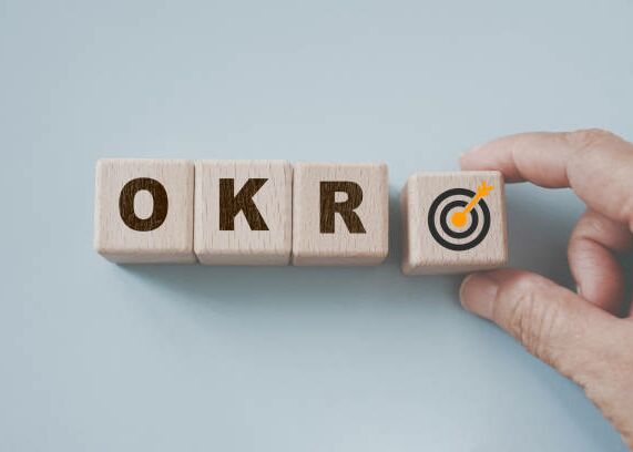 Dés représentant les mots OKR